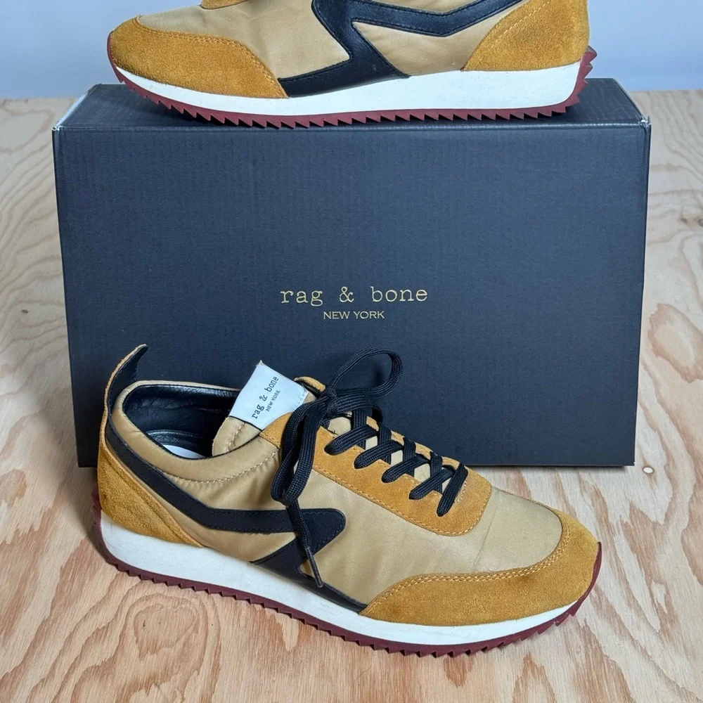 Rᴀɢ & Bᴏɴᴇ Wᴏᴍᴇɴ's Rᴇᴛʀᴏ Rᴜɴɴᴇʀ Sɴᴇᴀᴋᴇʀ ɪɴ Mᴜsᴛᴀʀᴅ - Picture 4 of 16